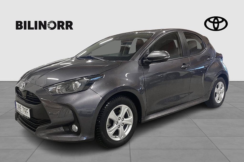 Toyota Yaris Hybrid 1,5 Active Komfortpaket | Vinterhjul