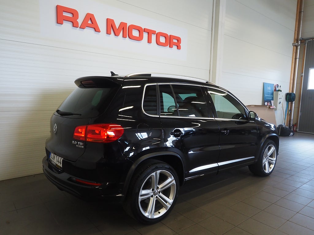 Volkswagen Tiguan 2.0 TDI 4Motion R-Line Pluspaket Pano Skinn Drag D-Värm 2015