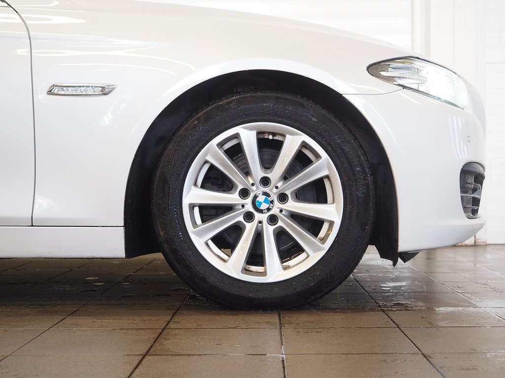 BMW 520 d xDrive Touring Steptronic 190hk |PDC|Rattvärme| 2015