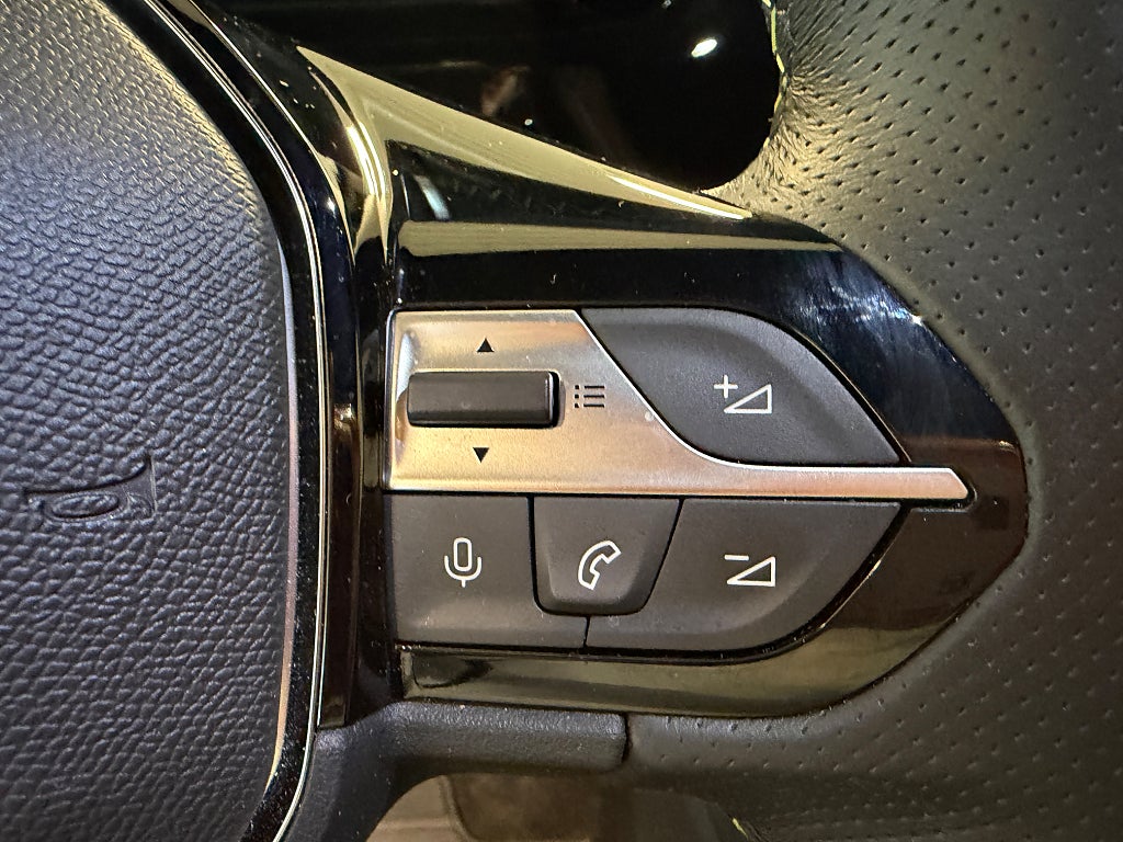 Peugeot 408 Hybrid 136 1.2 PureTech 136 e-DSC Euro 6 SoV Hjul thumbnail