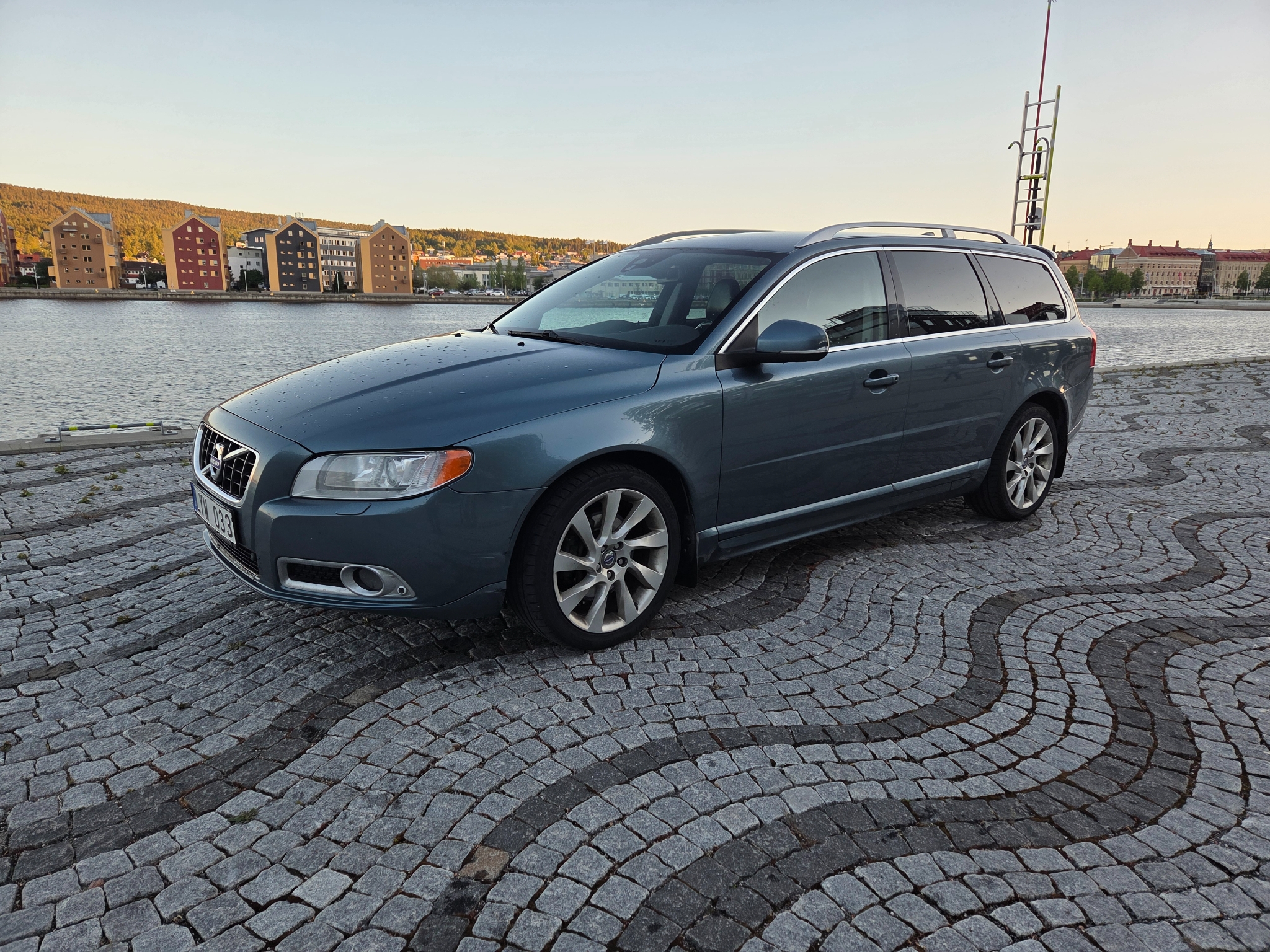 Volvo V70 D5 Summum D-design Euro 5 2012, kuva 2/10