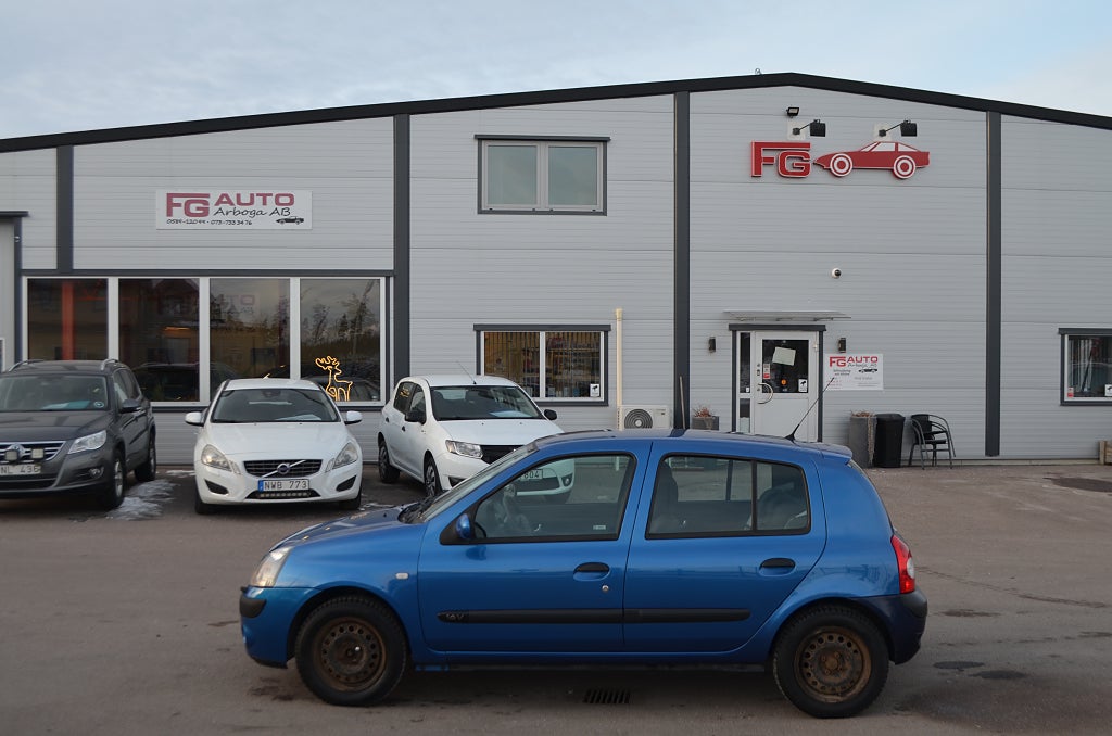 Renault Clio 5-dörrars Halvkombi 1.2 75 hk M-Värmare S/V-Hjul