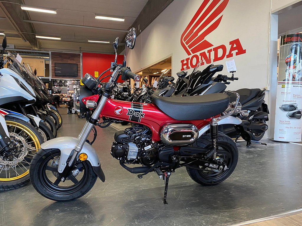 Honda ST125 Dax 