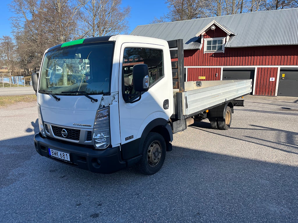 Nissan Nt400 Enkelhytt 3.5t 2.5 Flak