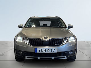Skoda Octavia Scout 2.0 TDI SCR 4x4 Premium Värmare Drag Kamera Psens S&V