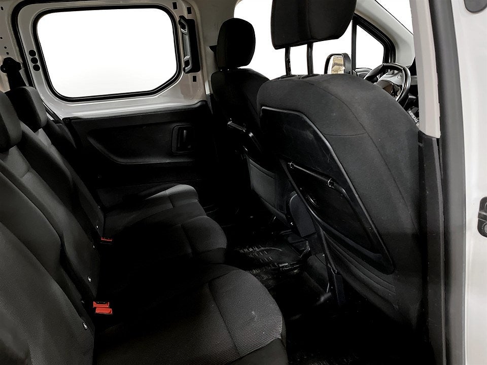 Bild på Peugeot Partner PRO Crew Cab 1.5 BHDi 100hk - DRAG, P-SENSORER