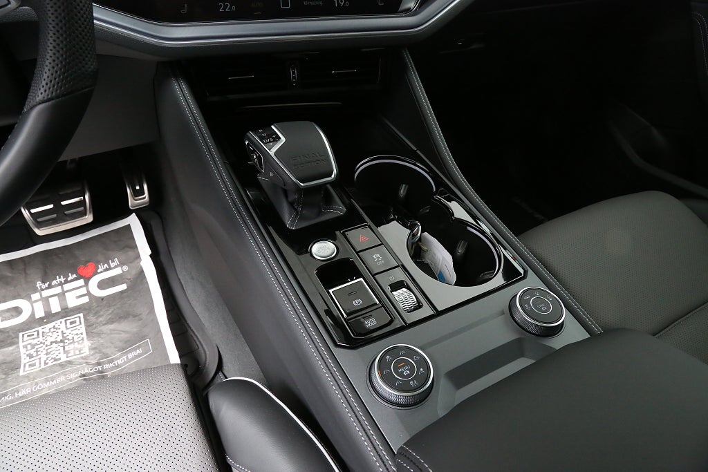 Volkswagen Touareg 3,0 V6 TDI R-Line Final Edition 4M Värme Drag Leasbar 2026
