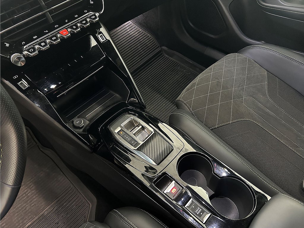 Bild på Peugeot 2008 GT 1.2 PT 155hk Aut - B-KAMERA,CARPLAY