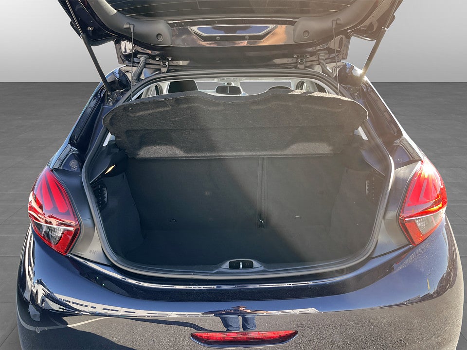 Bild på Peugeot 208 5D Style 1.2 PT 82hk Aut PANO BACKSENSORER