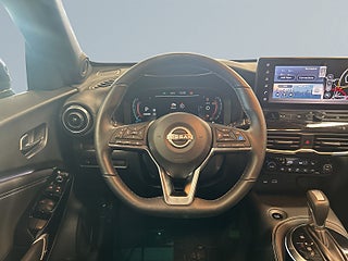 Nissan Juke Hybrid 360°/Helskinn/Kamkedja/BOSE/keyless/S&V-Däck – bild 9
