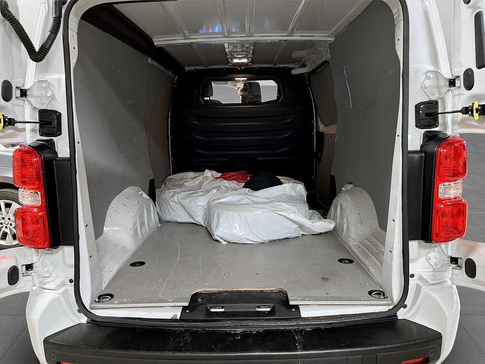Bild på Peugeot e-Expert PRO+ 75kWh 136hk Aut L3 B-KAMERA NAVI