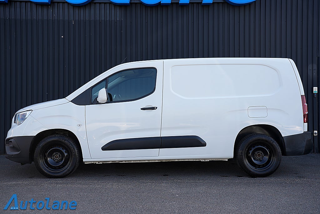 Opel Combo Cargo XL 1.5 ,Väramre,Drag,3-Sits, Sommarkampanj 4,99%