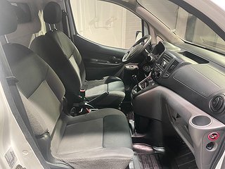 Transportbil - Skåp Nissan NV200 10 av 19