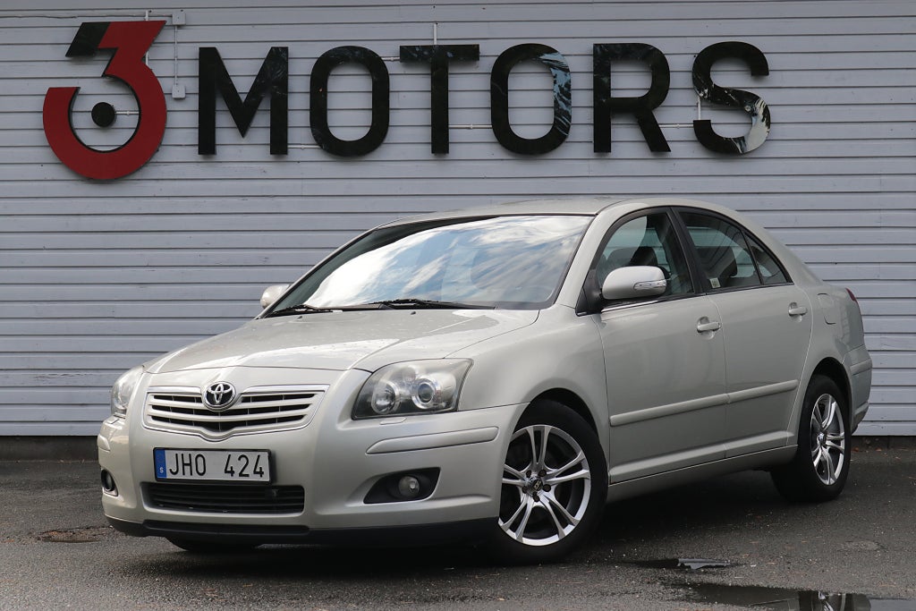 Toyota Avensis Liftback 2.0 D-4/147 hk Nybesiktigad