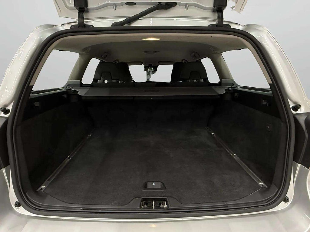 Volvo V70 D3 Geartronic Classic, Momentum Navi Drag  2 Ägare - miniatyr 16