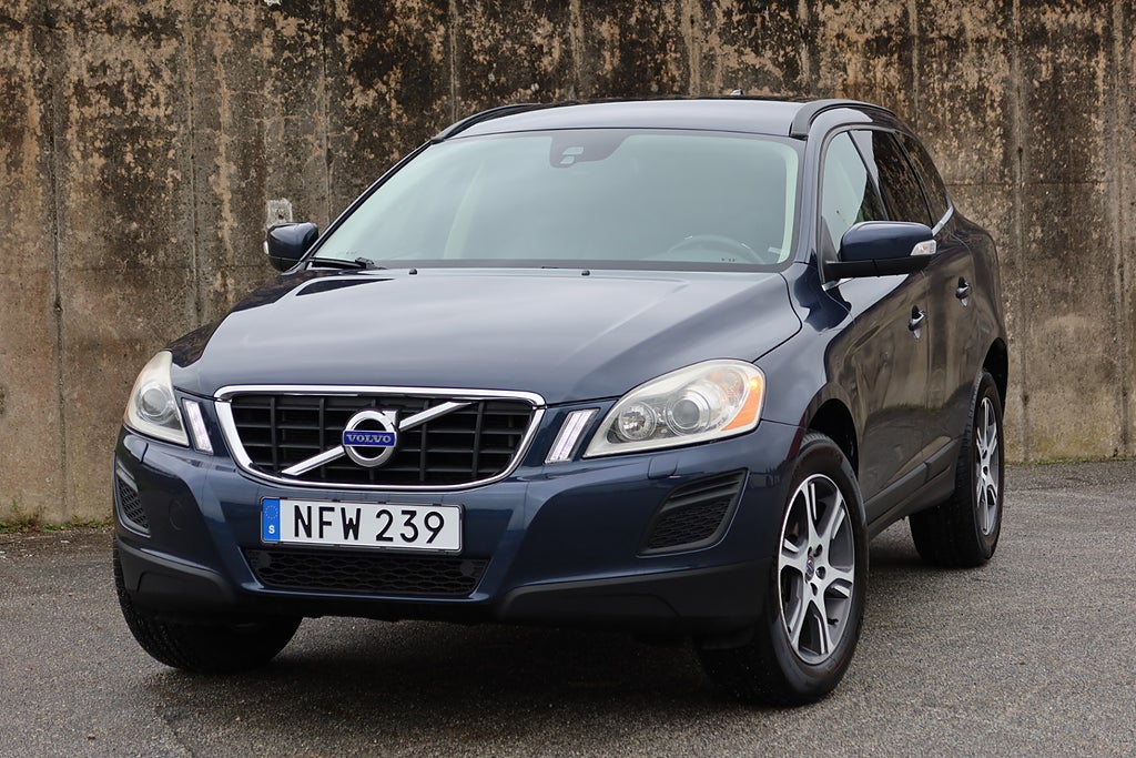 Volvo XC60 D4 163hk Momentum Drag D-Värmare Nybytt Kamrem 2-Ägare