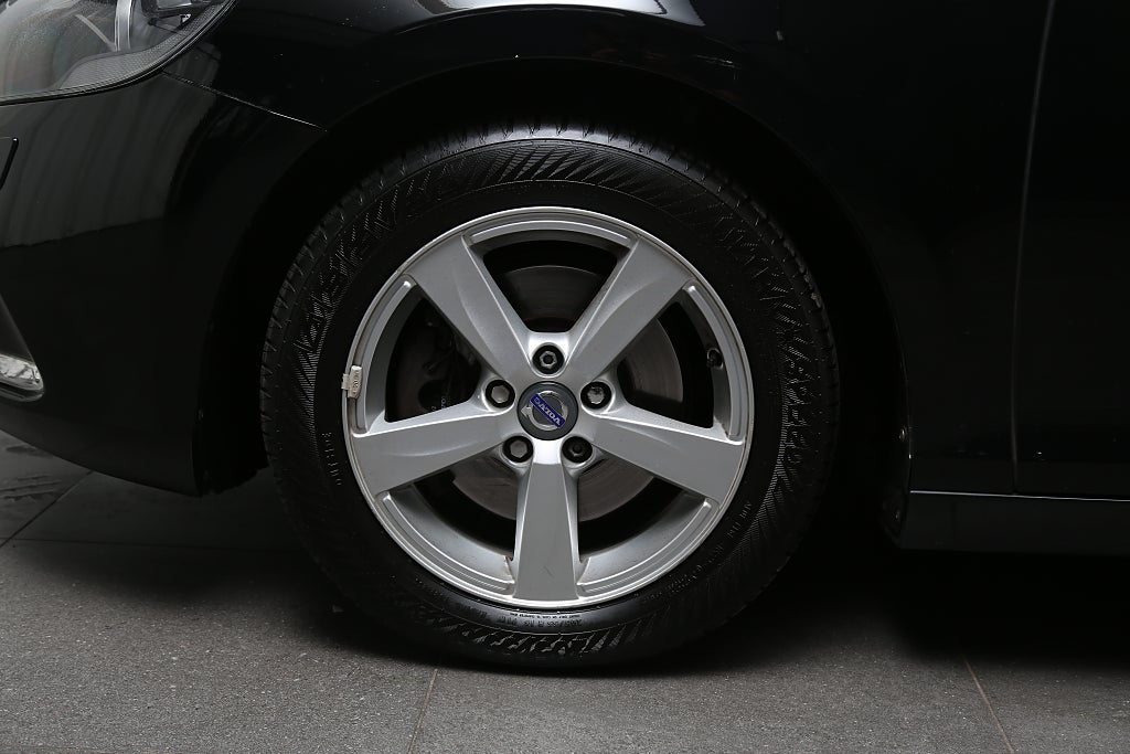 Volvo V40 T2 120hk Kinetic 1ägare Värmare 2014