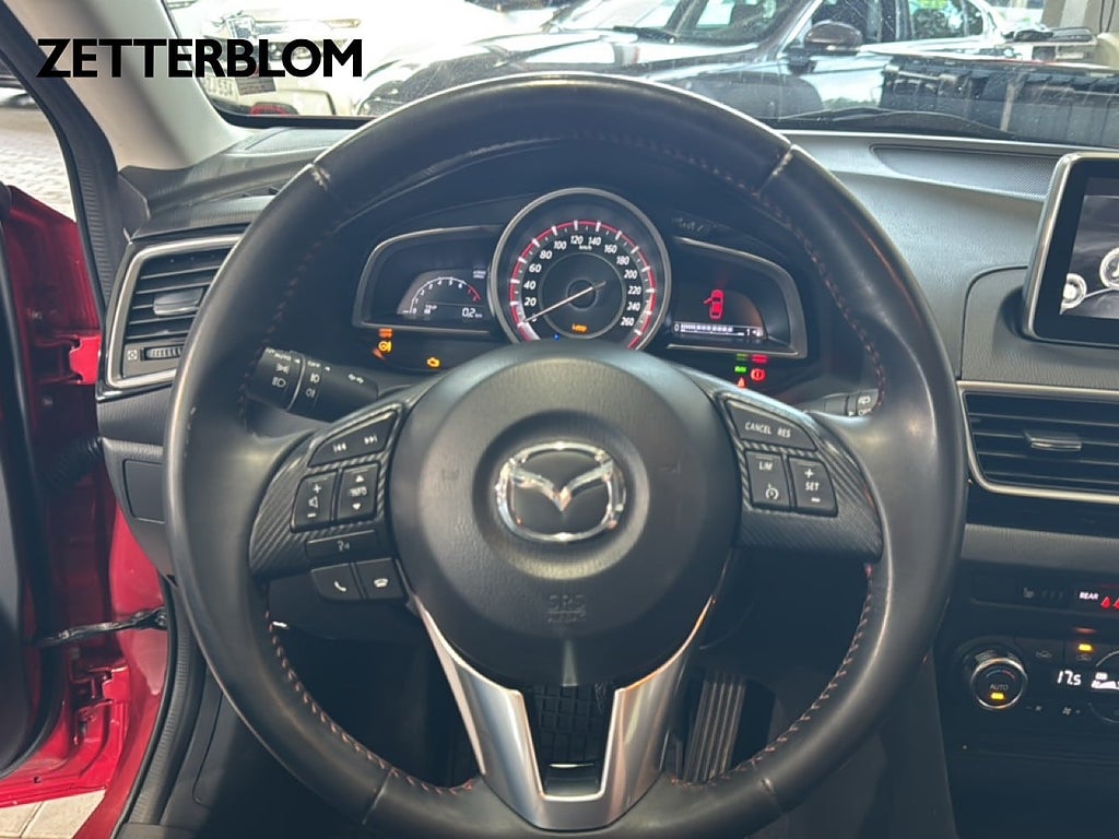 Halvkombi Mazda 3 12 av 14