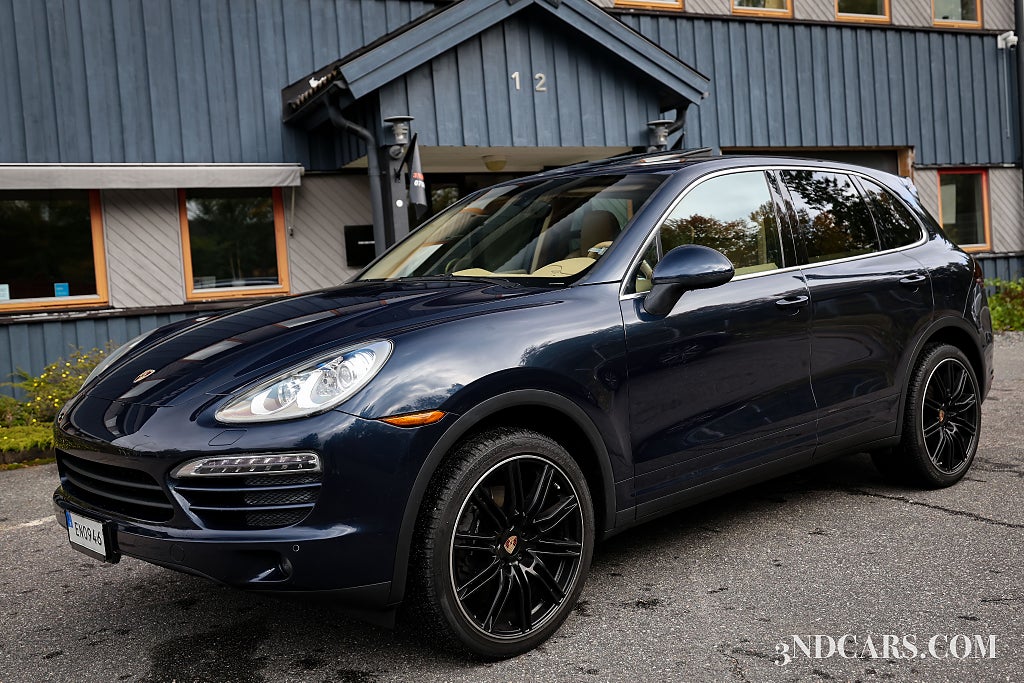 Porsche Cayenne TipTronic S 300HK Bose Glasktaklucka SportChrono MM