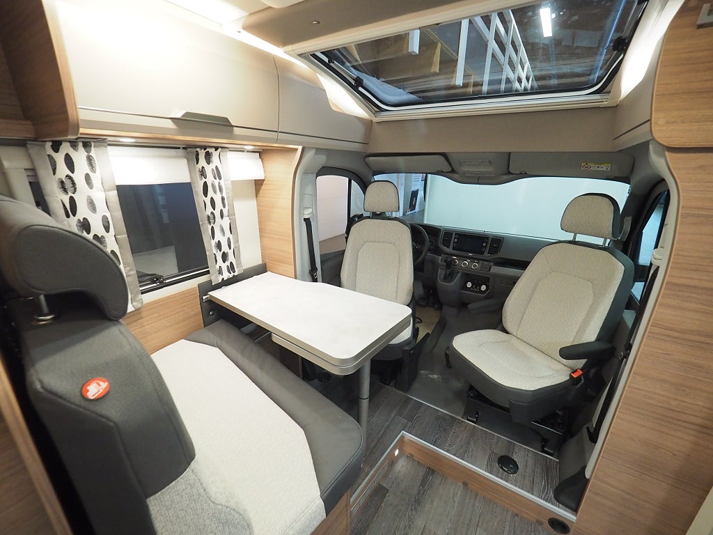 Knaus Van Ti 640 MEG Vansation AUT 177hk | Långbäddar I VW