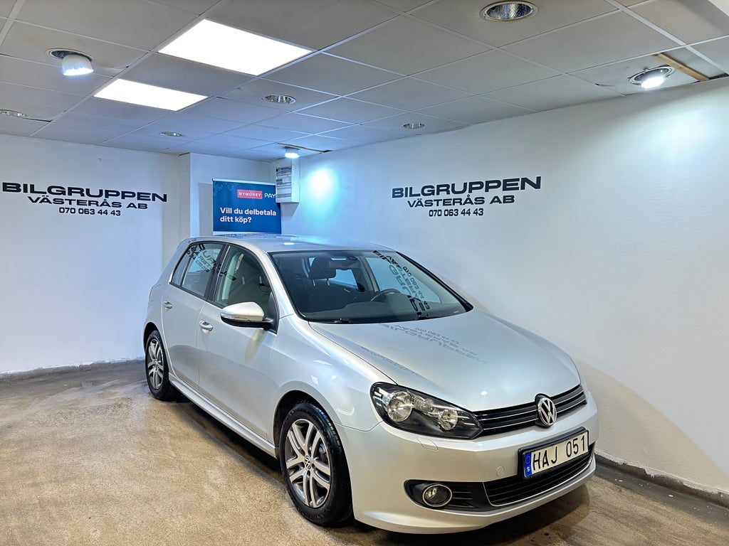 Volkswagen Golf Dark Label 1.6 TDI / Ny Servad / 1 Ägare / Bluetooth