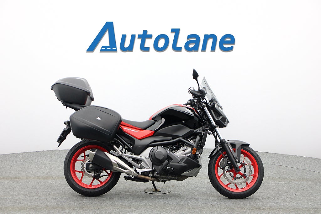 Honda NC750S DCT *Nyservad Nya Däck Väskor
