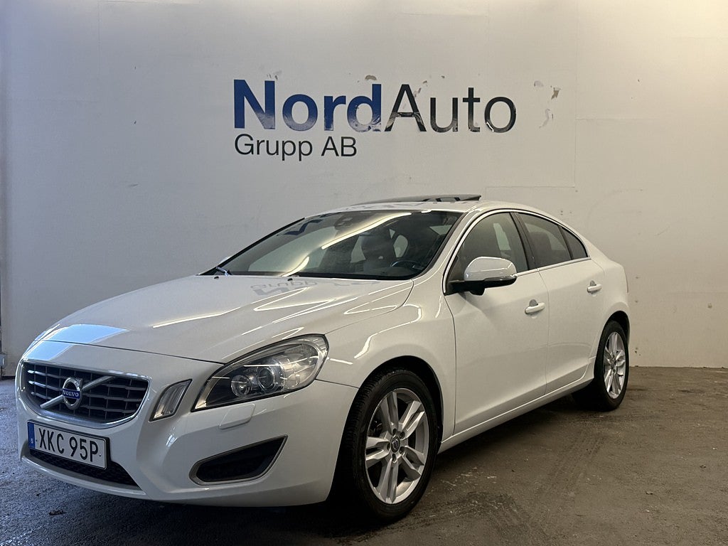 Volvo S60 D4 AUT 163HK TAKLUCKA LÄDER B-KAM NAVI SESPEC