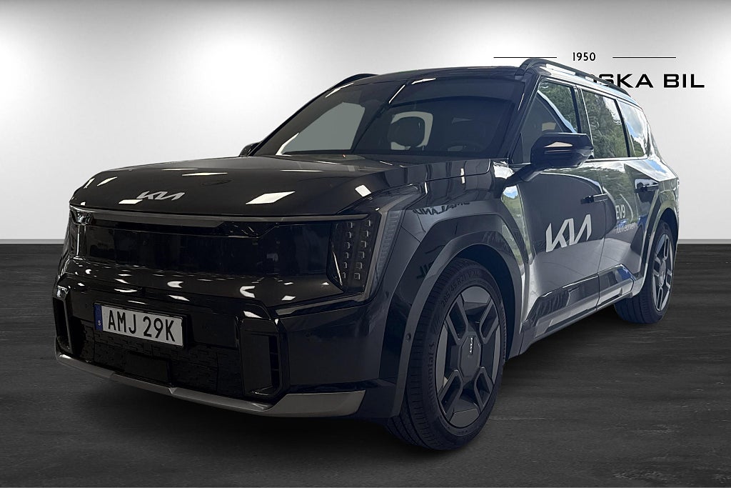 Kia EV9 AWD GT-Line 6 sits drag