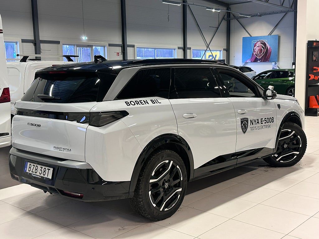 Peugeot E-5008 GT 73 kWh 7-säten Dragkrok, Elbaklucka, B-kam, Navi thumbnail