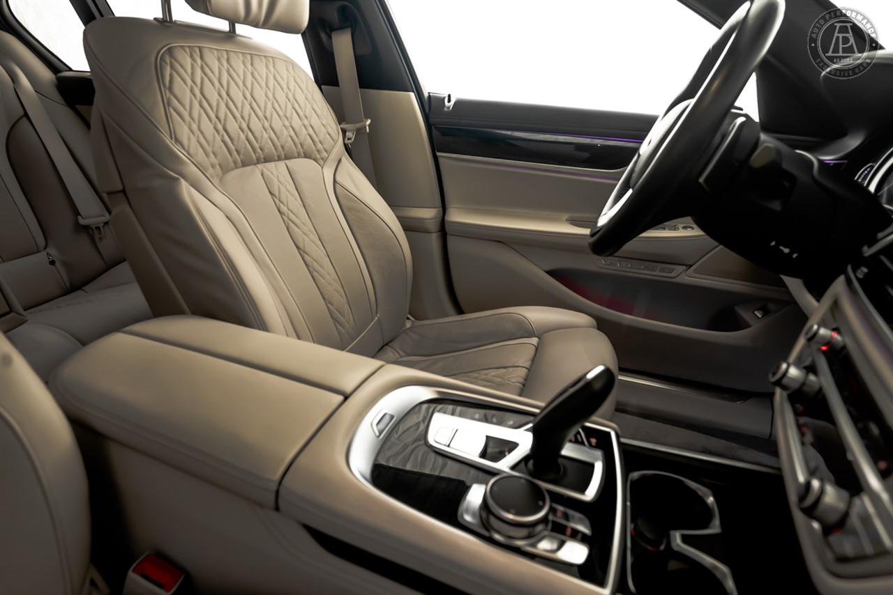 BMW 750 2017, bild 7/44