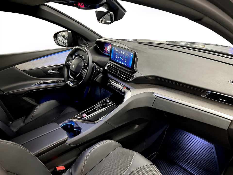 Bild på Peugeot 5008 GT 1.2 PT 130hk Aut 7-SITS B-KAMERA CARPLAY