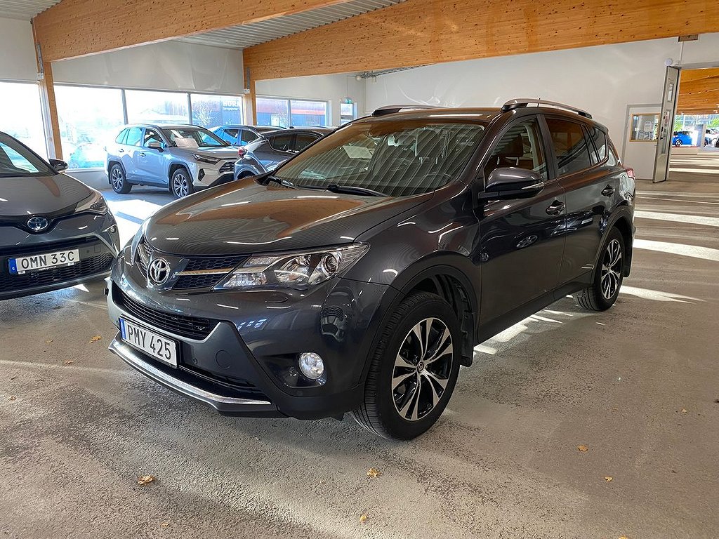 Toyota RAV4 2,0 AWD Automat Executive | Dragkrok | Vinterhjul | Motorvärmare