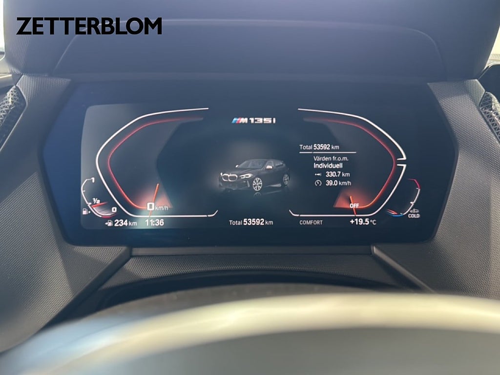 Halvkombi BMW M135i 11 av 23