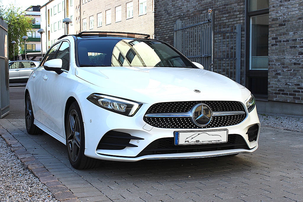 Mercedes-Benz A 180 AMG Eu6 1 ägare / Pano / W-Screen / Navi / Kamera