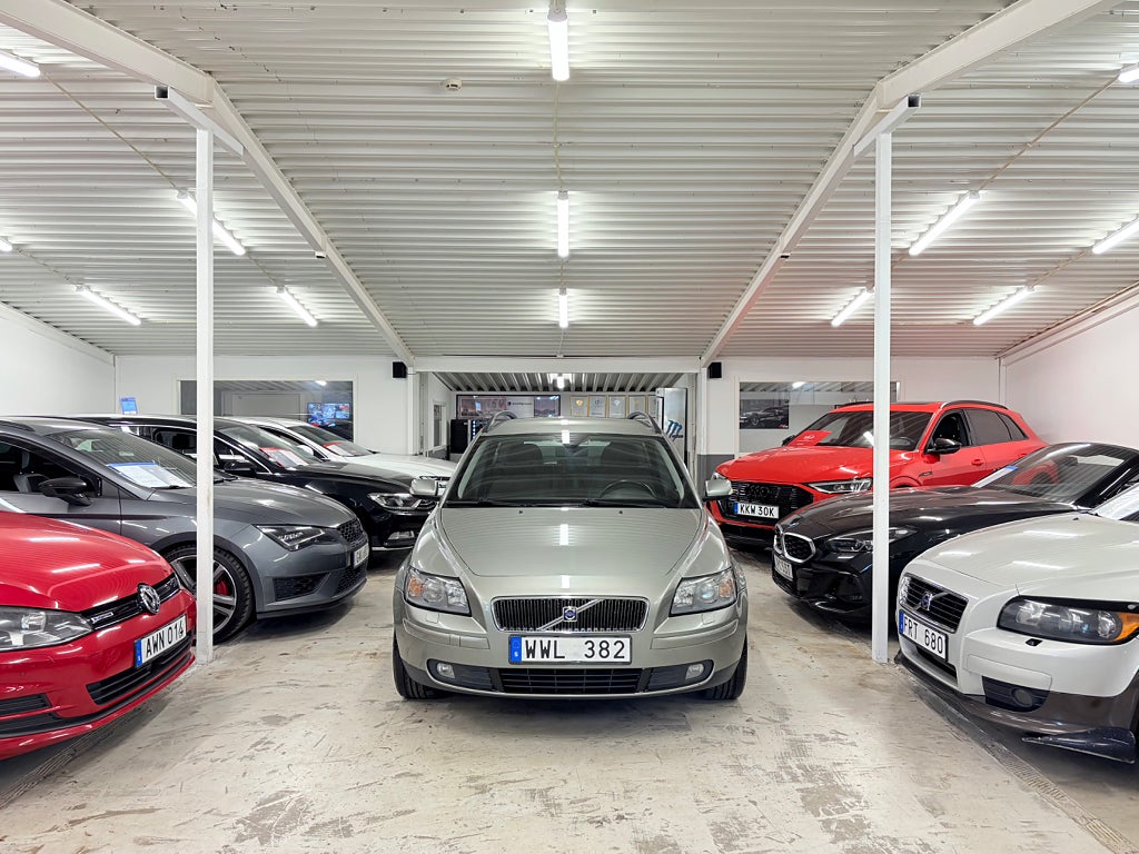 Volvo V50 2.4 / 140HK / DRAG / S+V-HJUL / NYSERV 