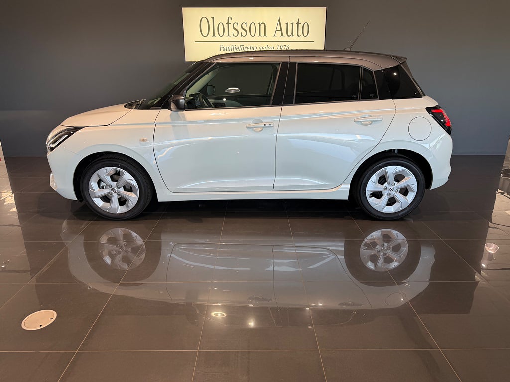 Suzuki Swift Hybrid Automat Select 3 års service - bild 2