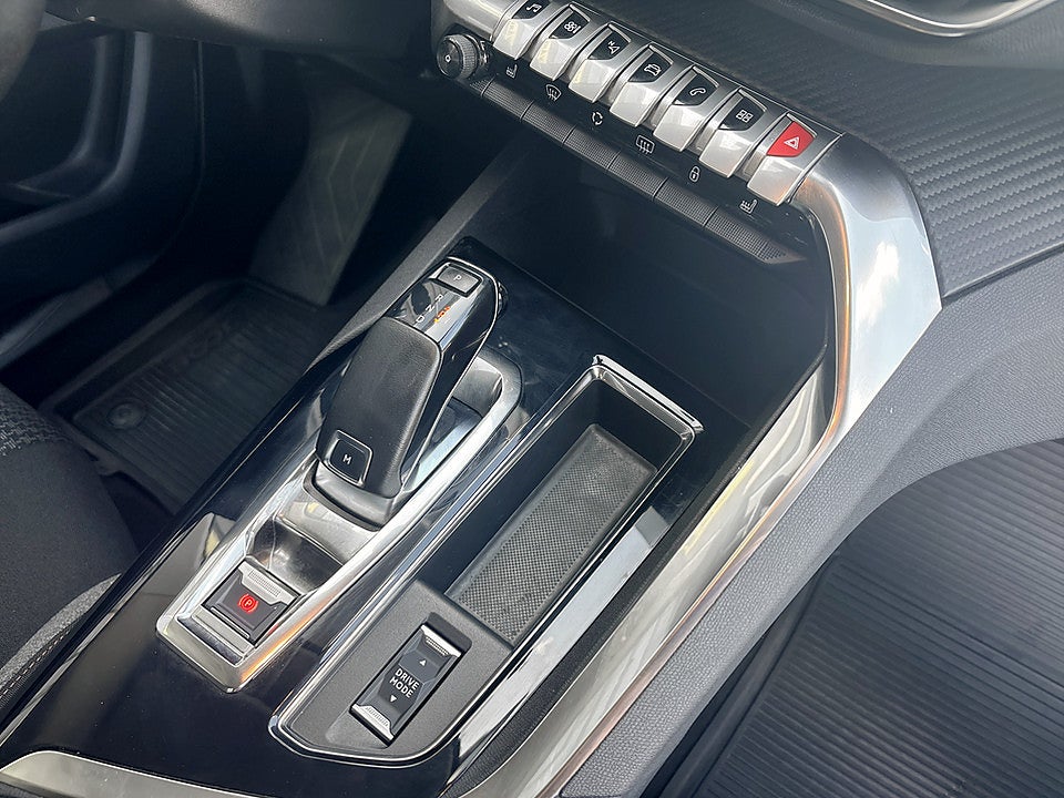 Bild på Peugeot 3008 Active Pack 1.2 PT 130hk Aut P-SENSORER NAVI