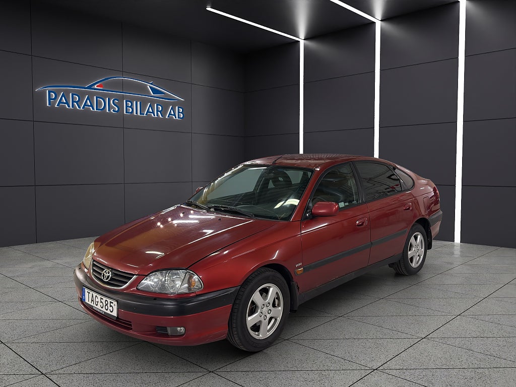 Toyota Avensis Liftback 1.8 VVT-i NyBesiktigad, nyservad