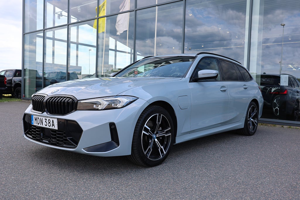 BMW 330e M-sport xDrive Touring Steptronic Drag