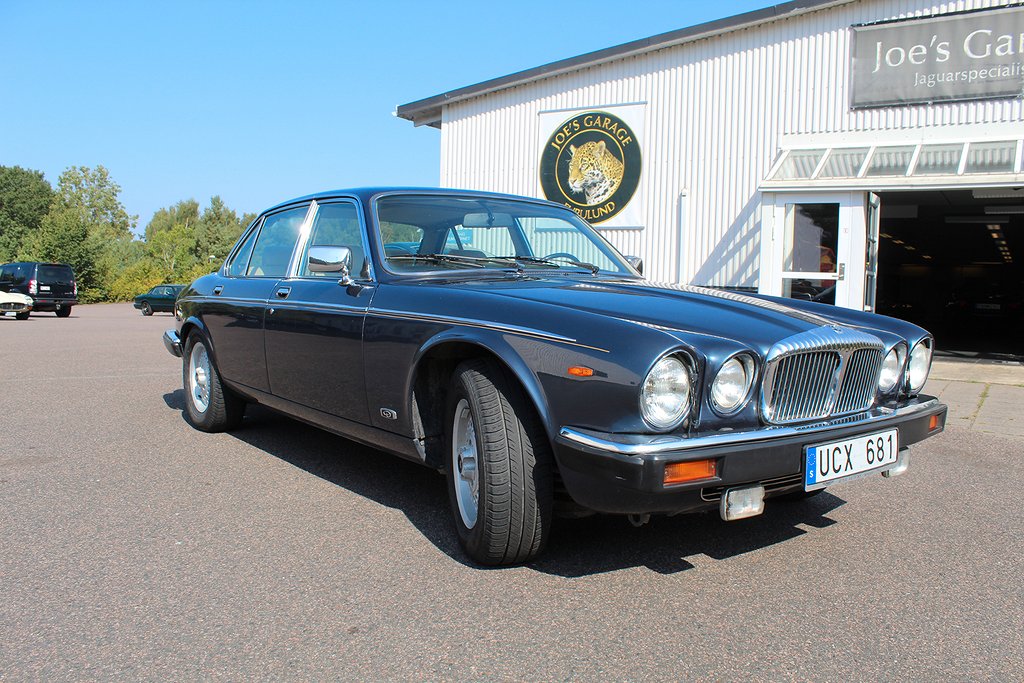 Jaguar XJ Daimler Double-Six 5.3 V12, mycket fin