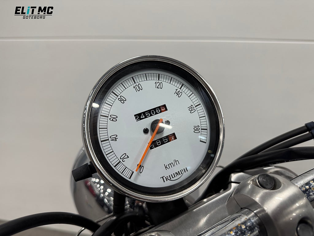 Triumph Bonneville 2004 - miniatyr 19
