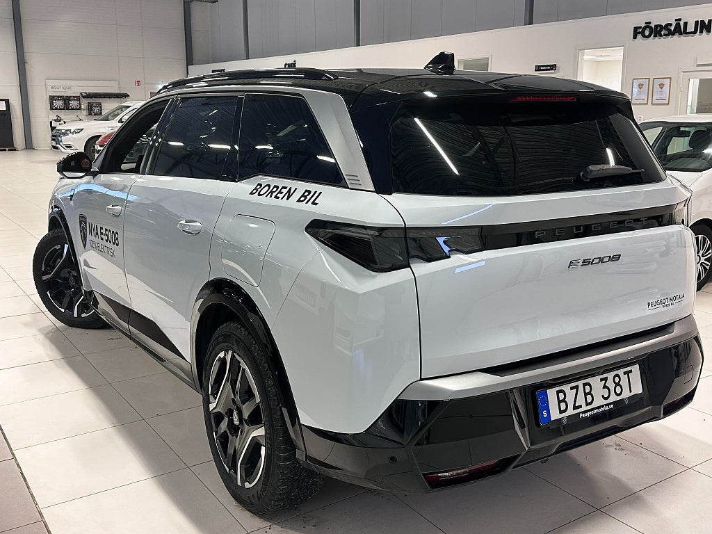 Peugeot E-5008 GT 73 kWh 7-säten Dragkrok, Elbaklucka, B-kam, Navi thumbnail