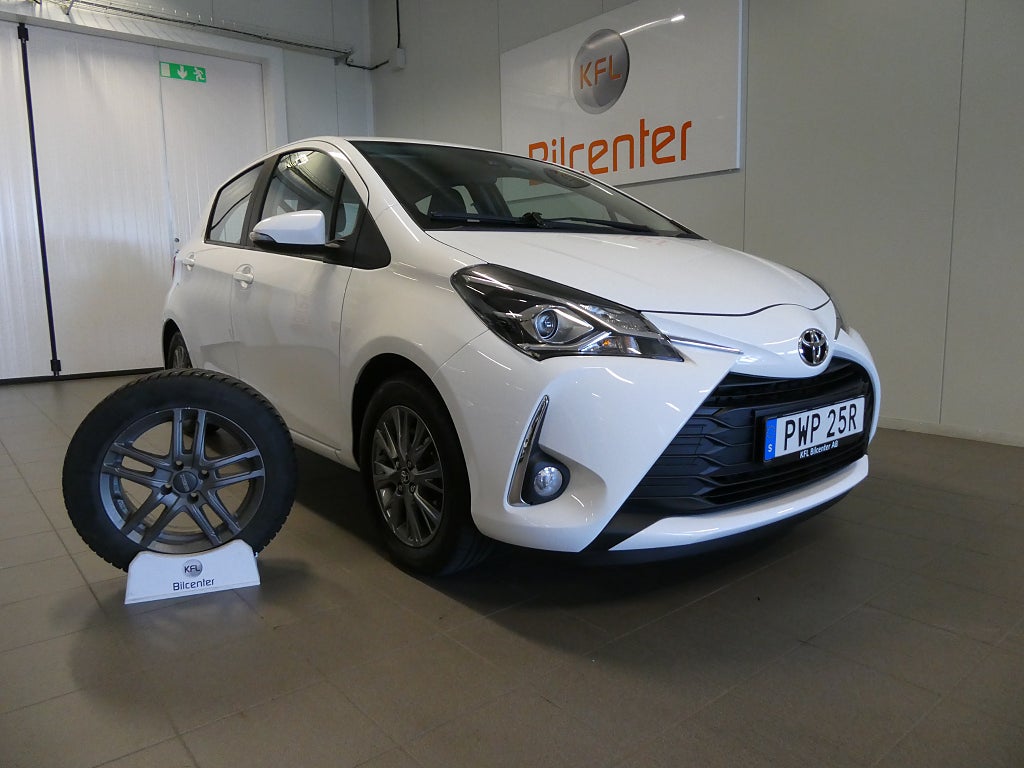 Toyota Yaris 5-dörrar 1.5 VVT-iE Backkamera-Dubbdäck-Nyservad