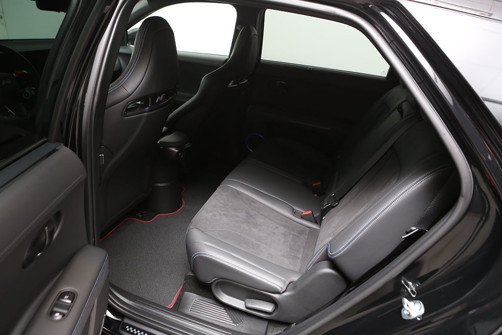 Hyundai IONIQ 5 84 kWh 650Hk Head-up Bose 360°Kamera Moms 2024