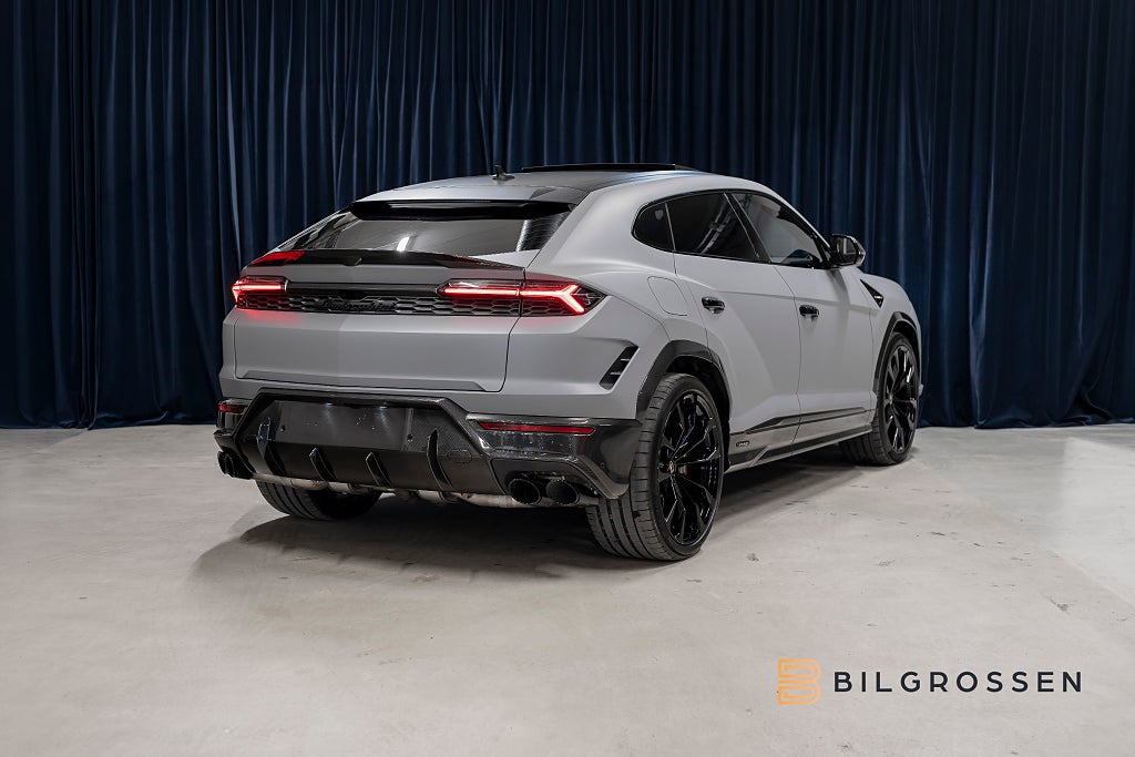 Lamborghini Urus SE Style-P Dark Big-Carbon Grigio China 23” NY