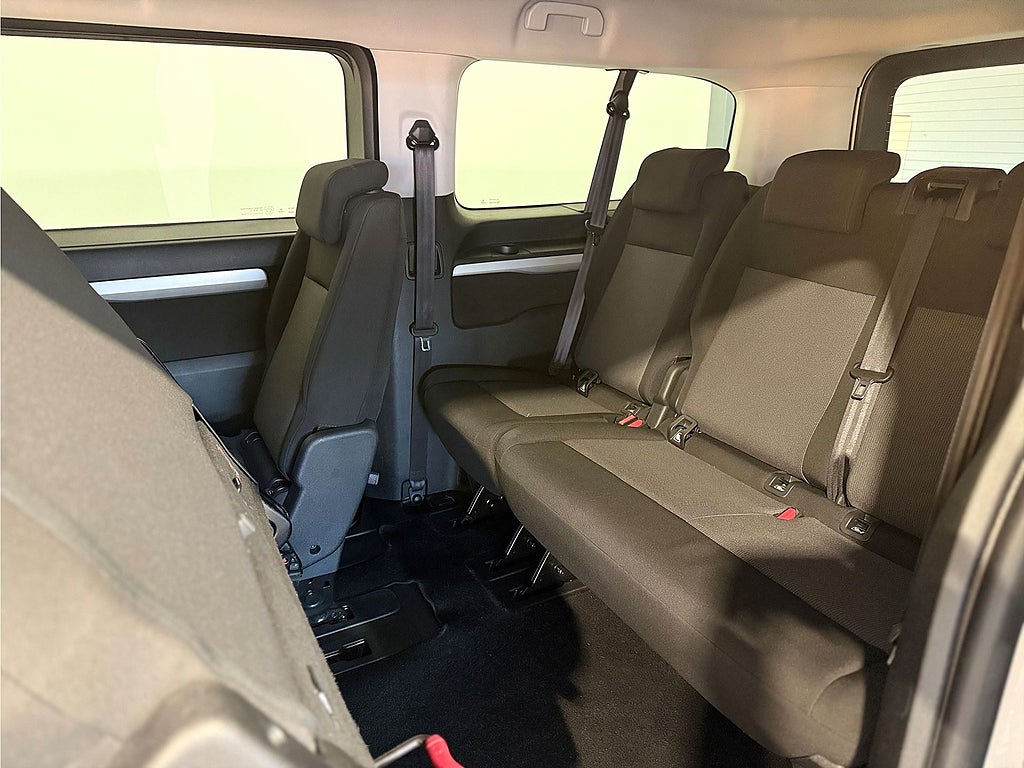 Bild på Peugeot e-Traveller Business 75kWh 136hk Aut L3 - 9-SITS