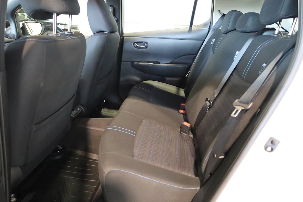 Nissan Leaf 40 kWh Acenta Kamera Navi Leasbar Rattvärme Carplay 2022
