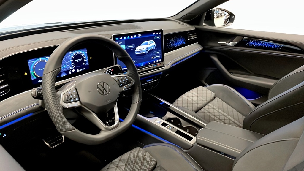 Volkswagen Passat R-Line 2026, bild 7/10
