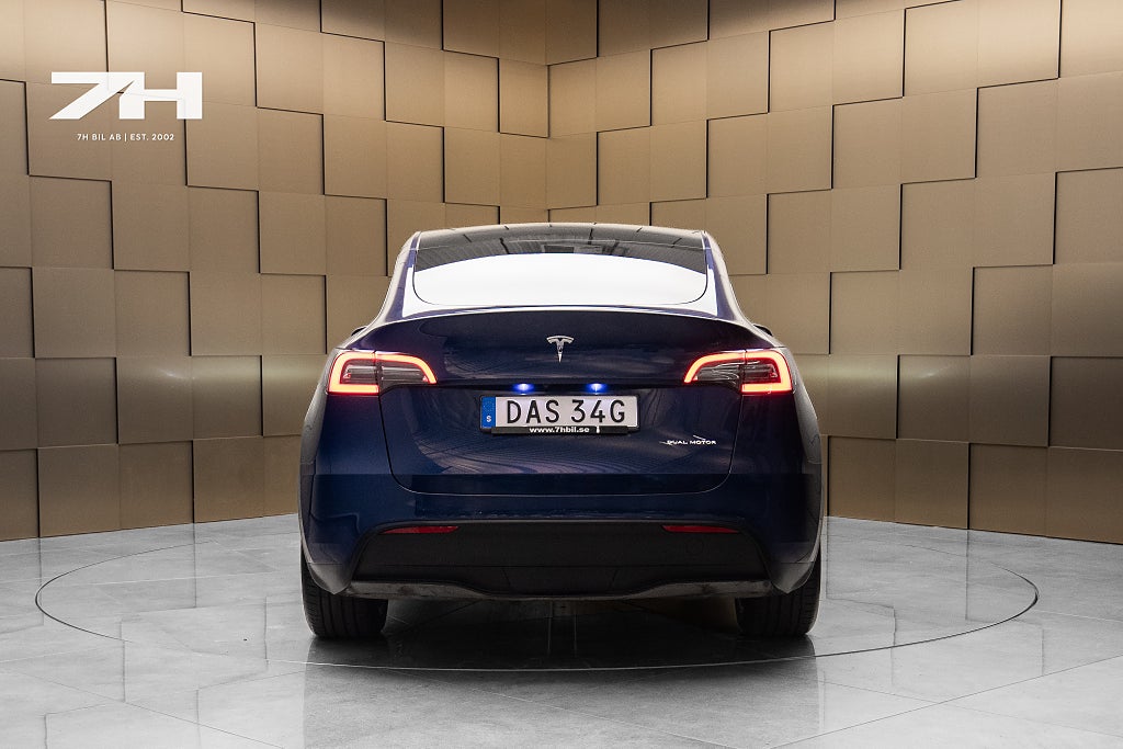 Tesla Model Y Long Range AWD Long Range  360° Pano / Autopilot / Moms