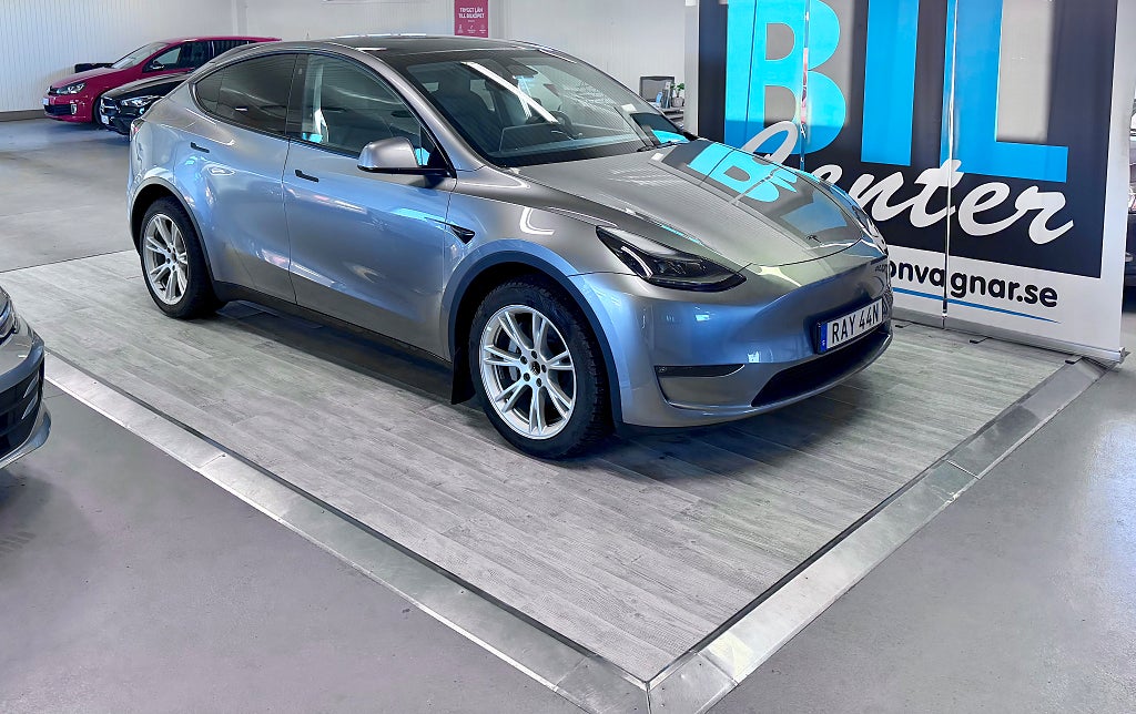 Tesla Model Y Long Range AWD